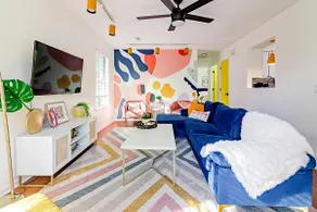 Family Friendly Island Retreat b/t Downtown &Beach - Image 2
