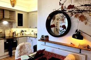 The Holyrood Hide ;Calm, Artful Living by the Park - Image 5