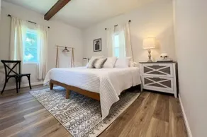 Countryside-Stablehouse-Cozy for 2-Summer Getaway! - Image 2
