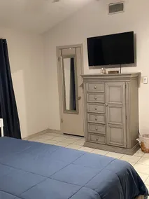 Cozy , Convenient 2 BD Apartment - Image 2