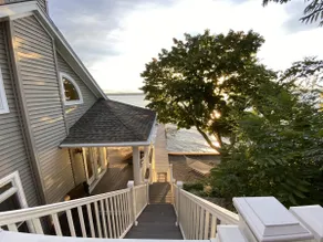 Waterfront, 4 bedroom, private upscale home! - Image 4
