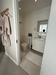 TheBitOnTheSide-Private Annexe, EV chgr, nr Bath - Image 5