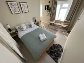 TheBitOnTheSide-Private Annexe, EV chgr, nr Bath - Image 3