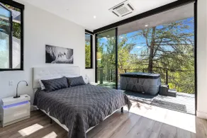 Romantic Getaway | MTN Views | Two En Suites | Spa - Image 2