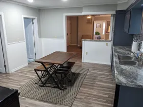 Newly renovated 3 bedroom home. - Image 2