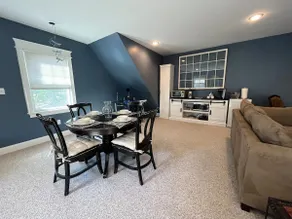 Comfy-Spacious-private 1BR conveniently located - Image 3