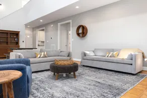 Modern & Bright 5 Bedroom Wintergreen Home - Image 3