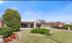 Lakefront Beauty ! Pet friendly - Image 4