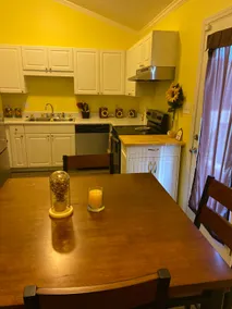 Three bedroom home with patio - Image 4