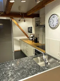 Fantastic attic apartment in Bern - Image 2