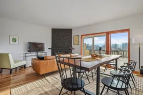 Roxy’s Retreat — pet friendly with hot tub! - Image 4