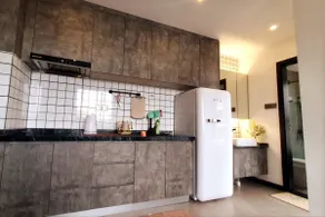 Beautiful & Cozy 1-Bedroom Unit in City Center 12-10 - Image 2