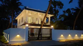 Theeraa stunning beachfront villa in Cherai - Image 2