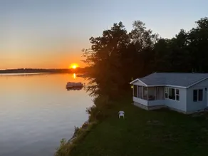 Lakeside Cottage #1, newly remodeled 2 bedroom AC - Image 2
