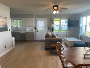 Lakeside Cottage #1, newly remodeled 2 bedroom AC - Image 4