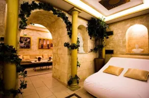 Unique bedroom serviced apartment with private SPA - Image 4