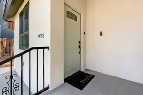 Spacious 3 beds,10 min walk to beach, free parking - Image 4