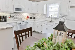 Main St - 2 King Beds! .4 Mile from Ladiga Tails - Image 2