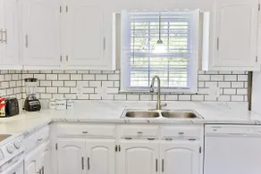 Main St - 2 King Beds! .4 Mile from Ladiga Tails - Image 3