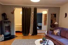 Charming apartment with a large front yard - Image 2