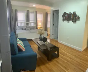 Newly renovated. 10 mins to Boston. 3bds+2brs Apt. - Image 2