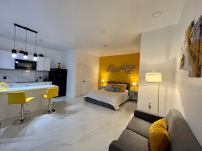 Elegant and Cozy Suite in Humble 7 miles to IAH - Image 1