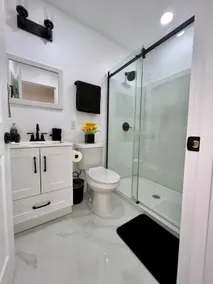 Elegant and Cozy Suite in Humble 7 miles to IAH - Image 5