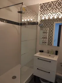 Beautiful 2-room near cathedral and Loire - Image 3