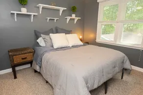 Spacious Full House w/arcade and huge yard! - Image 4