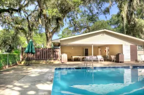 Lovely 2-Bedroom Condo with Pool - Image 3