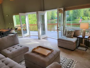 Nature Bay Retreat: Waterfront, fireplace & games - Image 4