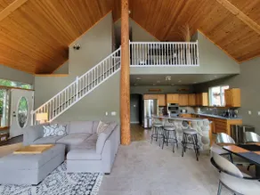 Nature Bay Retreat: Waterfront, fireplace & games - Image 5