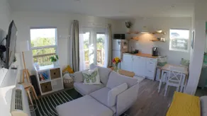Barefoot Bungalow - peaceful oceanside studio - Image 5
