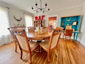 Marigold: 6Bedroom Downtown Gem ~ HOT TUB - Image 2