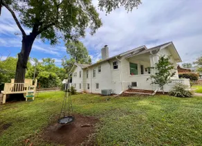 Marigold: 6Bedroom Downtown Gem ~ HOT TUB - Image 4