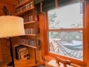 GLOCE Ito Ippi House, a log house in a quiet area surrounded by nature - Image 4