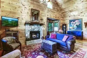 Cozy Mountain View Chalet - Image 3