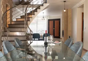 English house - Image 5