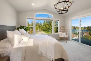 3600 SQ FT Luxury Martha Lake View Home w/Hot Tub - Image 3