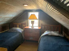Quiet Cabin on 30 acres, peaceful Country setting. - Image 3