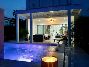 Ritzy Coastal Scape - Image 2