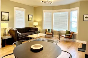 3BR Mashell Cottage in Downtown Near Rainier - Image 3