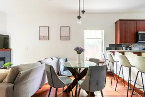 Modern 2BR Oasis: WFH, Central with Parking - Image 4