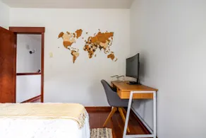 Modern 2BR Oasis: WFH, Central with Parking - Image 2