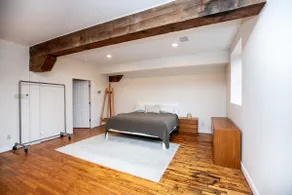 Farmville Modern Loft - Image 5