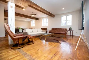 Farmville Modern Loft - Image 3