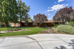 Spacious Home in South Reno (6 beds) - Image 2