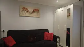 Newport rental property,Furnished studio Near train station Free Wifi-Parrking. - Image 3