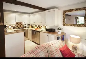 Cotswold Cottage in historic village of Stanton with views over open fields - Image 4