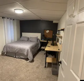 Spacious 2-BR apt. Free pkg. Private entrance - Image 5